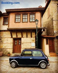 Aristotelous Alexandrou Historic Inn - Image 2