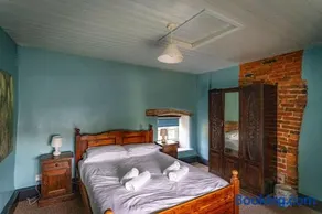 School House, cosy cottage for 12 with hot tub in the Peak District - Image 1