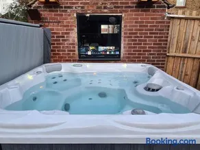 Caban Cwtch - Log fire, pool table, hot tub cinema - Image 2
