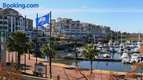 APARTAMENTO URBANIZACION DE LUJO EN PRIMERA LINEA DE PLAYA ISLA CANELA - Image 1