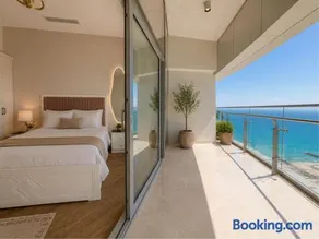 Luxury 36th Floor Sky Suite Alamein NE Towers - Image 1