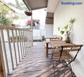Studio with Terrace & Free Parking - Image 2