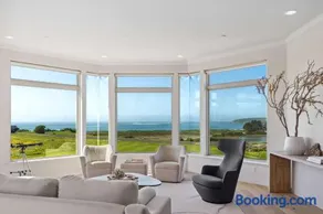 Breathtaking Views of the Pacific Ocean Rooftop Balcony Gourmet Kitchen and Hot Tub overlooking Golf Course - Image 2