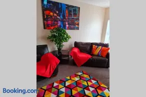 Ample Comforts, Centrally Located, Town Centre - Image 3