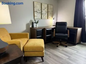Executive Suite - Image 3