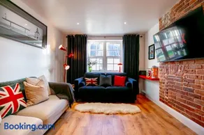 The Simms Suite - Image 2