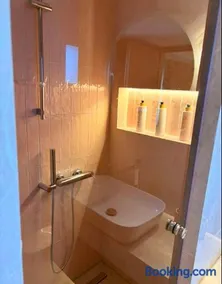 MANDARIN Luxury Suites - Image 3