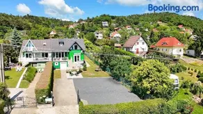 no 109 Holiday house Beautiful View with pool - Image 2