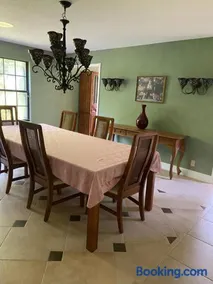 Shared Awesome Villa - Image 3