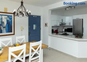 105 Kings Palace - Fabulous 2 Bed, 2 bath, Large Patio with Garden - Sea Views - Image 2