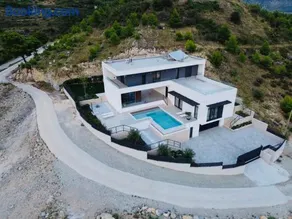 Moderna villa "Split na dlanu" s grijanim bazenom - Image 2