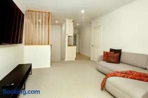 Elsinor Townhouse 1 - Image 1