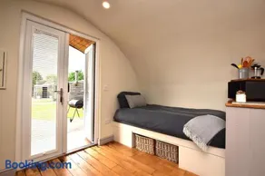 1 Bed in Rocester oc-e33057 - Image 5