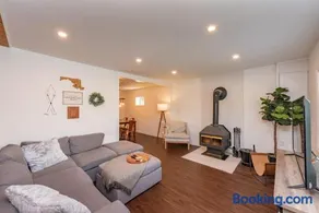 Ballers Bungalow by Railey Vacations - Image 4