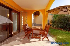 San Teodoro House With Garden - Image 1