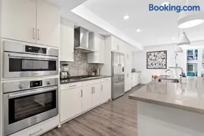 Ruby Tide - Two Floor Airy 2BR Marina Side Exclusive Amenities - Image 4