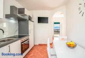 2 x Top Floor Modern Family apartments - Image 5