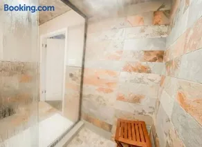 In-Shower Sauna, Fenced Yard w Deck & BBQ Near ATL - Image 2