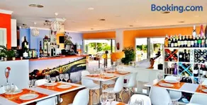Puerto BBanus Beaches and Marina, Playground The Rich & Famous, is only 1km walk away - Image 2