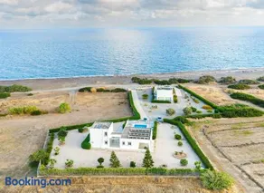 Aegean Horizon Beachfront Villas - Image 1