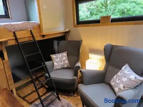 Jack's Shepherd Hut - Image 5