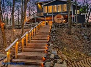 Poconos Lakefront Hot tub,Sauna, Firepit, Kayaks - Image 1