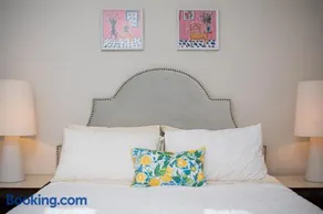 Coastal Garden Suite: Steps to the Beach & Seawalk - Image 2