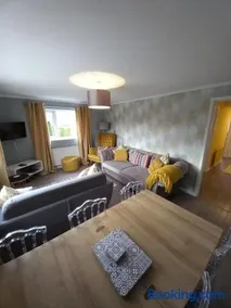Moore Apartment - Image 1