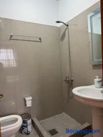 Sibora Guest House - Image 5