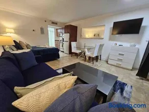 Beachfront Apartment in Sunny Isles Beach! - Image 5