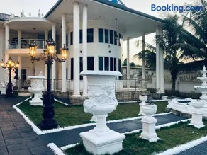 The Peacock Mansion - Image 3