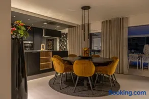 Grand Spa-Francorchamps Villa - Chalourous "home sweat home" for Families, Friends & Pilots - Splendid 4-Bedroom with Home Cinema theater & pool - Image 4