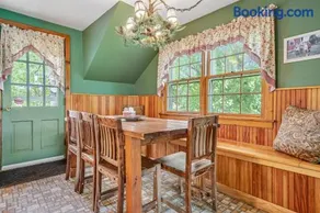 Roxbury Retreat - Image 2
