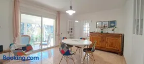 maison familiale avec jardin et terrasse - Image 3