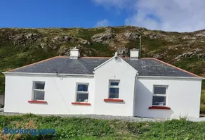 Conneelys Cottage, Connemara, Clifden, H71Y096 - Image 1