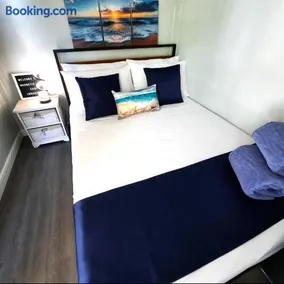 MAGNETIC STAY Studio Cabin on Magnetic Island - Image 1