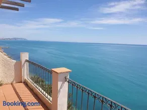 El Marinero - 1st line semi-detached 4-bedroom villa - sea view - Image 1