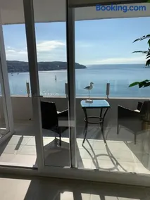 Departamento Vista al Mar, primera línea - Image 3