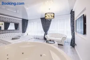 Jacuzzi Romantic Apartment - Image 4