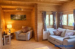 Lochinvar - Highland Log Cabin with Private Hot Tub - Image 3