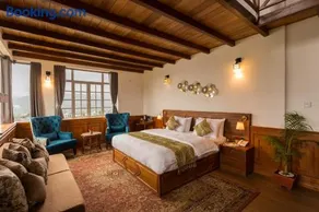 C I Residence - Image 3