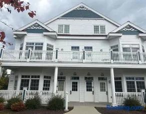 Beachfront Condo - Walk to Beach, Sunrise views - Image 1