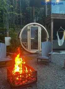 Vertigo-Chalet-Fleuve-Montagnes-Spa Sauna - Image 1