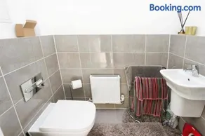 Family Friendly 4-Bedrooms - Image 3