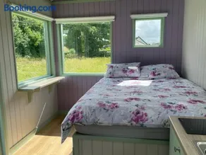 Market Street Shepherd's Hut Leitrim - Image 2