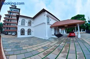 THE PEARL VIEW HOTEL - Image 1
