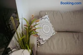 Luxury Art 4 Apartment - Image 4