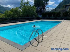 Residenza I Laghi with private Garden panoramic Pool Garage and Air Conditioning - Image 2