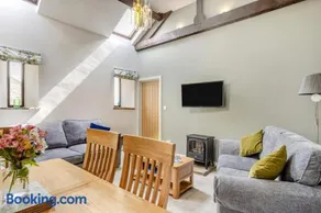 3 Bed in Earl Sterndale oc-h29624 - Image 4