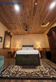 The Russ House - Image 4